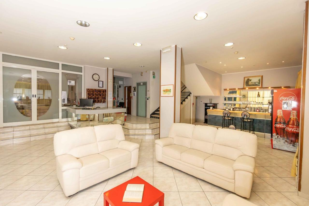 רימיני Hotel Galileo מראה חיצוני תמונה